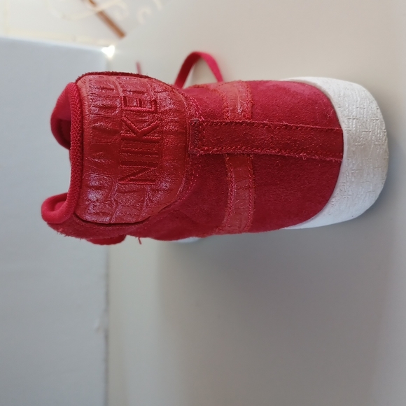 Nike Blazers - Picture 3 of 4